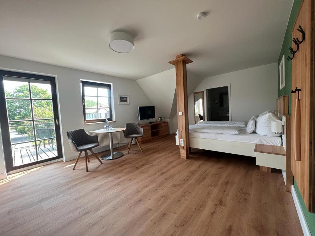 Hotel Ostseeland Росток Екстериор снимка