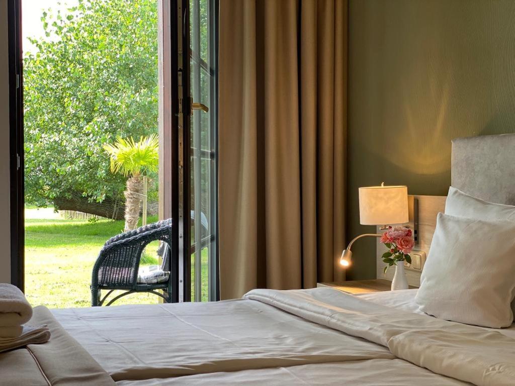 Hotel Ostseeland Росток Екстериор снимка