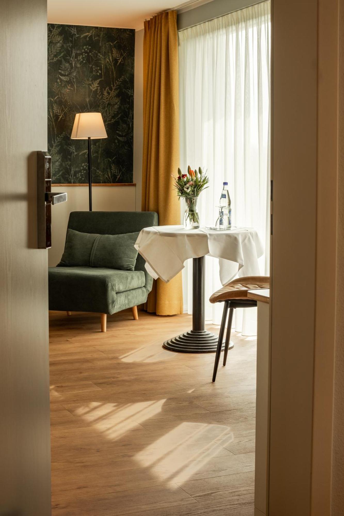 Hotel Ostseeland Росток Екстериор снимка