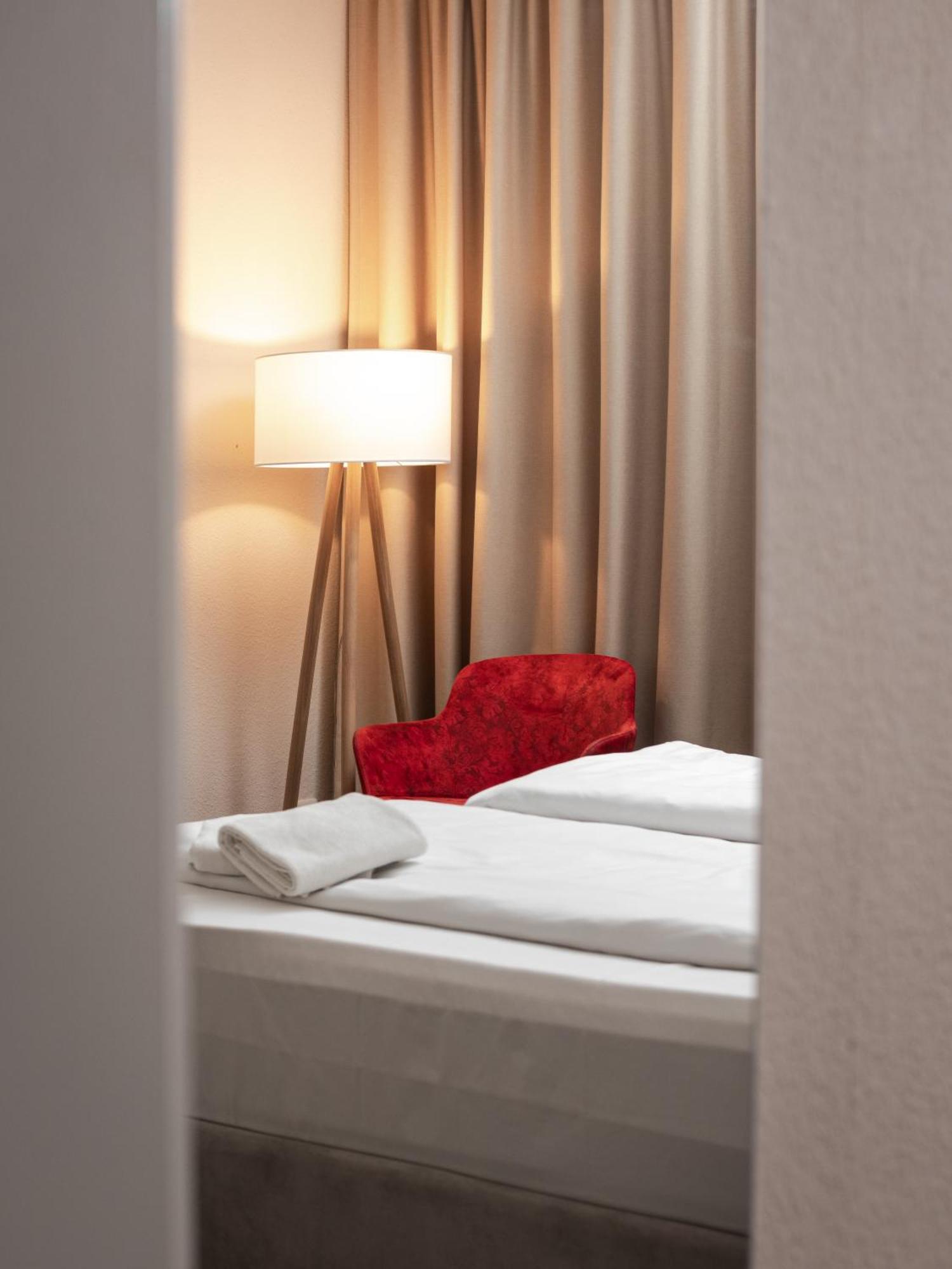 Hotel Ostseeland Росток Екстериор снимка