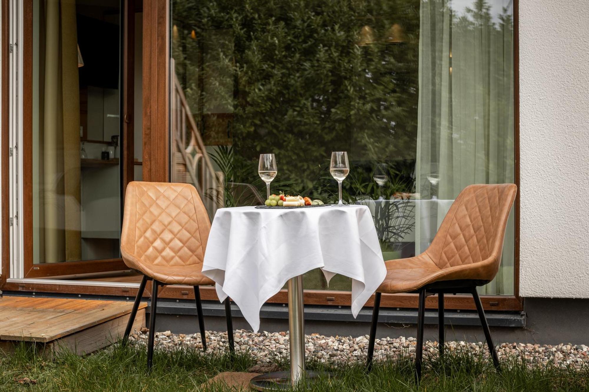 Hotel Ostseeland Росток Екстериор снимка