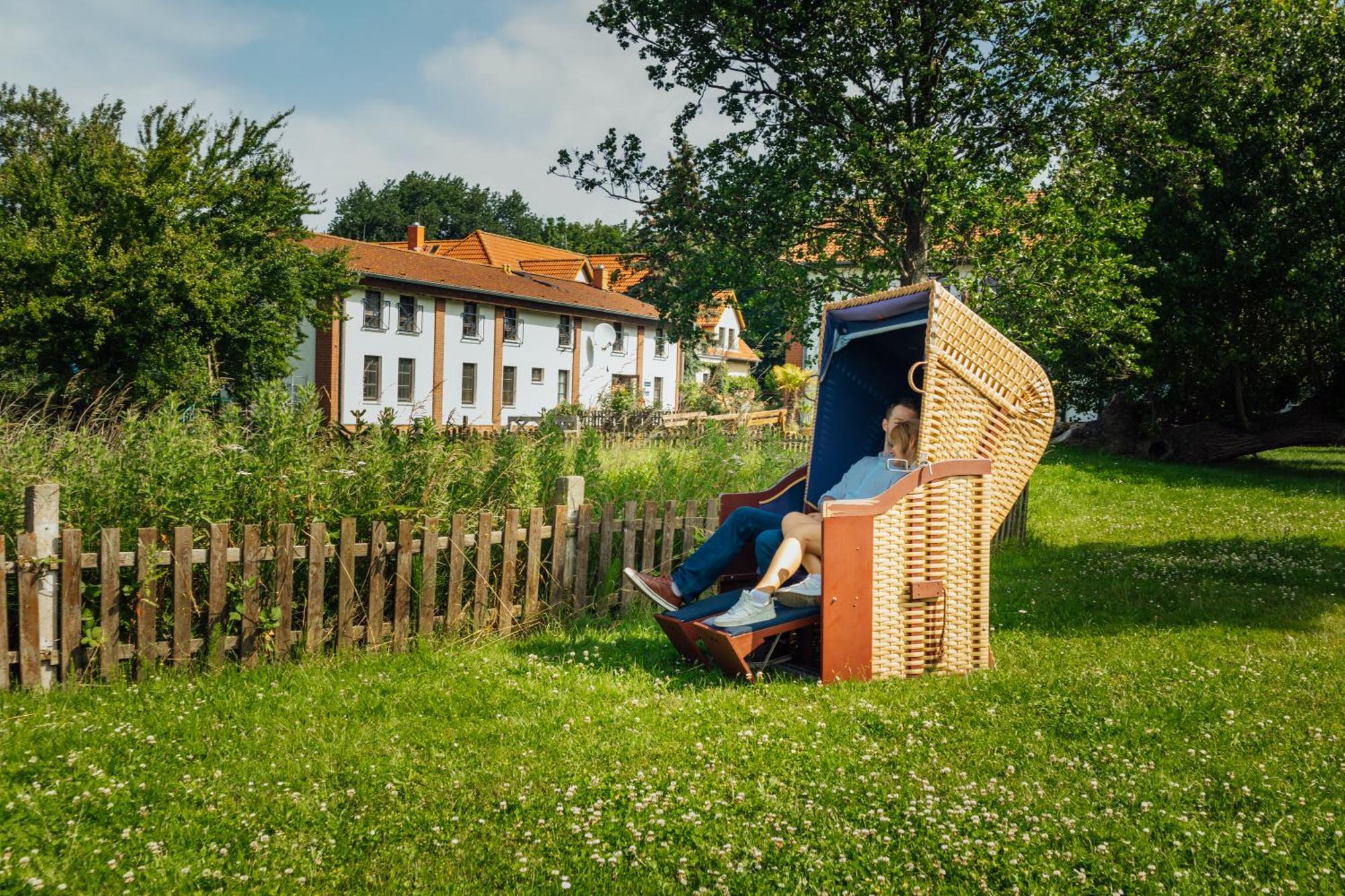 Hotel Ostseeland Росток Екстериор снимка