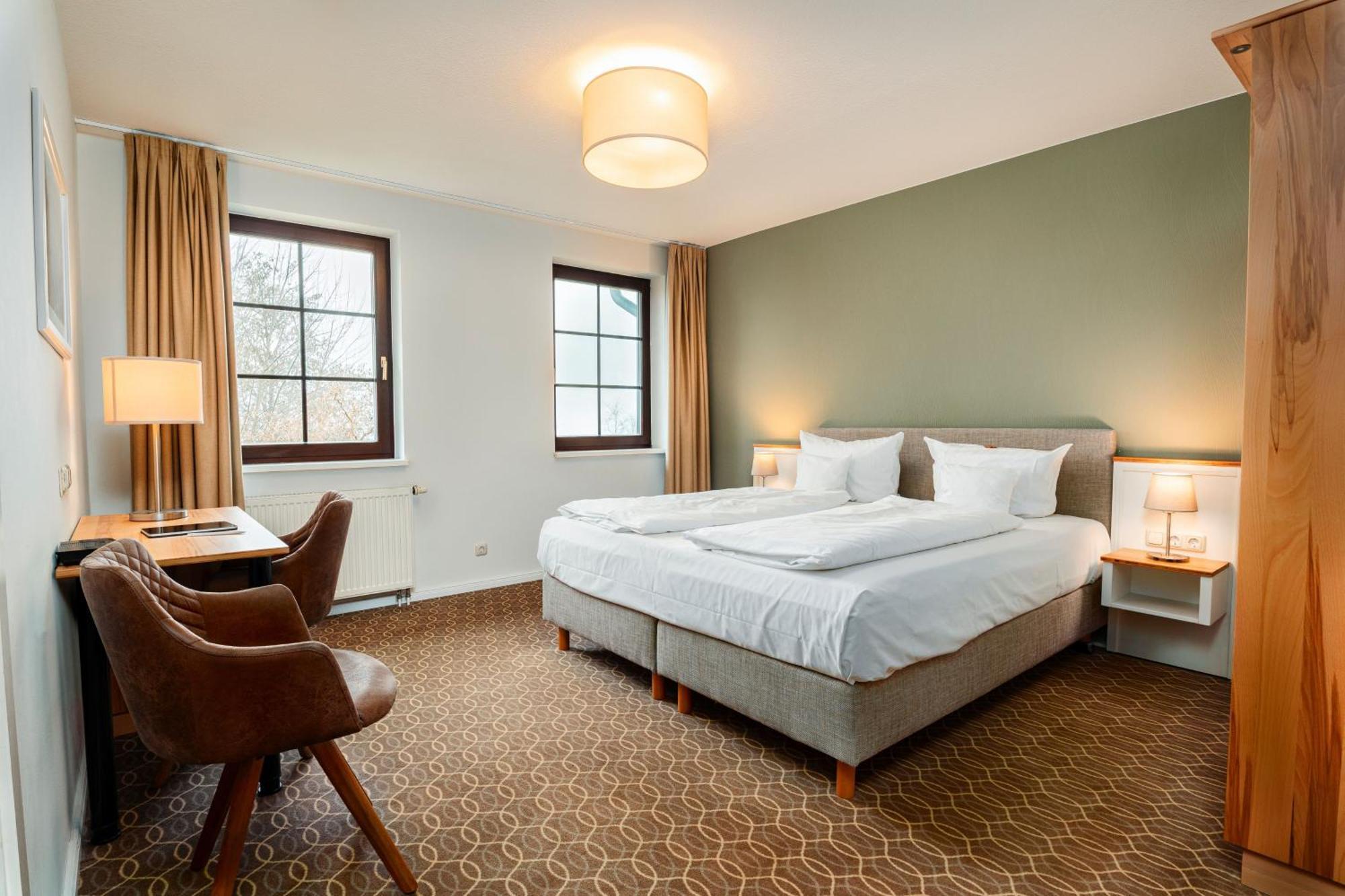 Hotel Ostseeland Росток Екстериор снимка