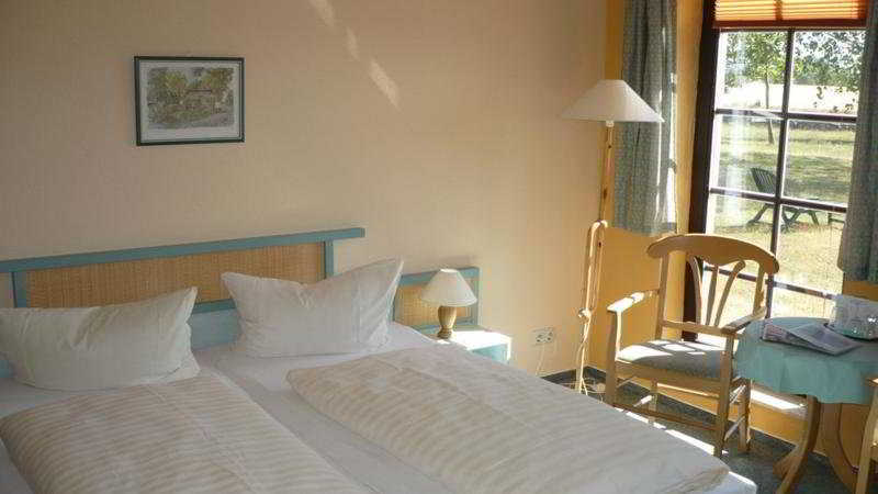 Hotel Ostseeland Росток Екстериор снимка